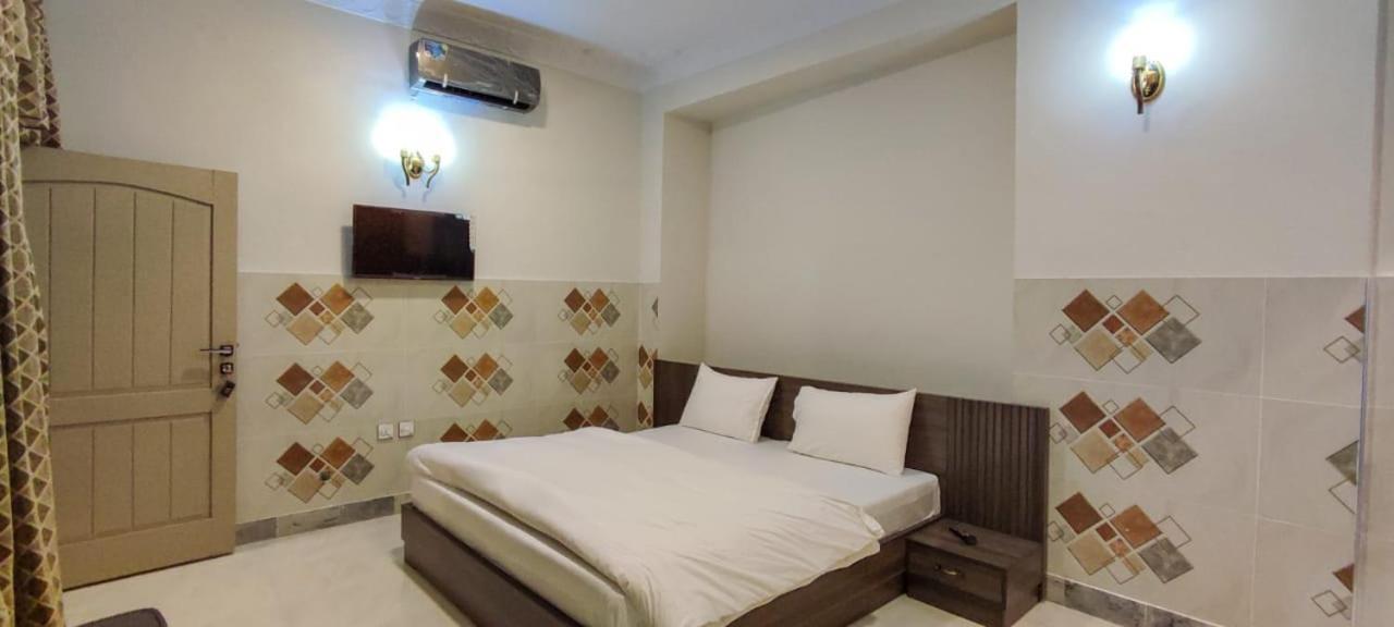 Swat Guest House Mingora Екстер'єр фото